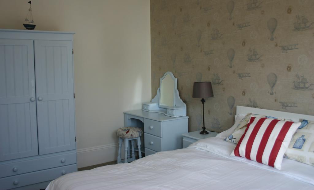 Cambridge House Guest House Eastbourne Quarto foto