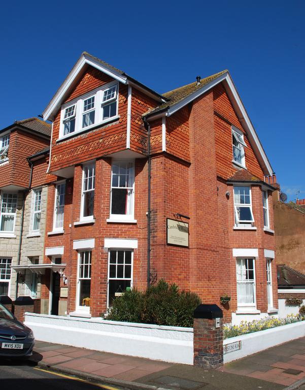 Cambridge House Guest House Eastbourne Exterior foto