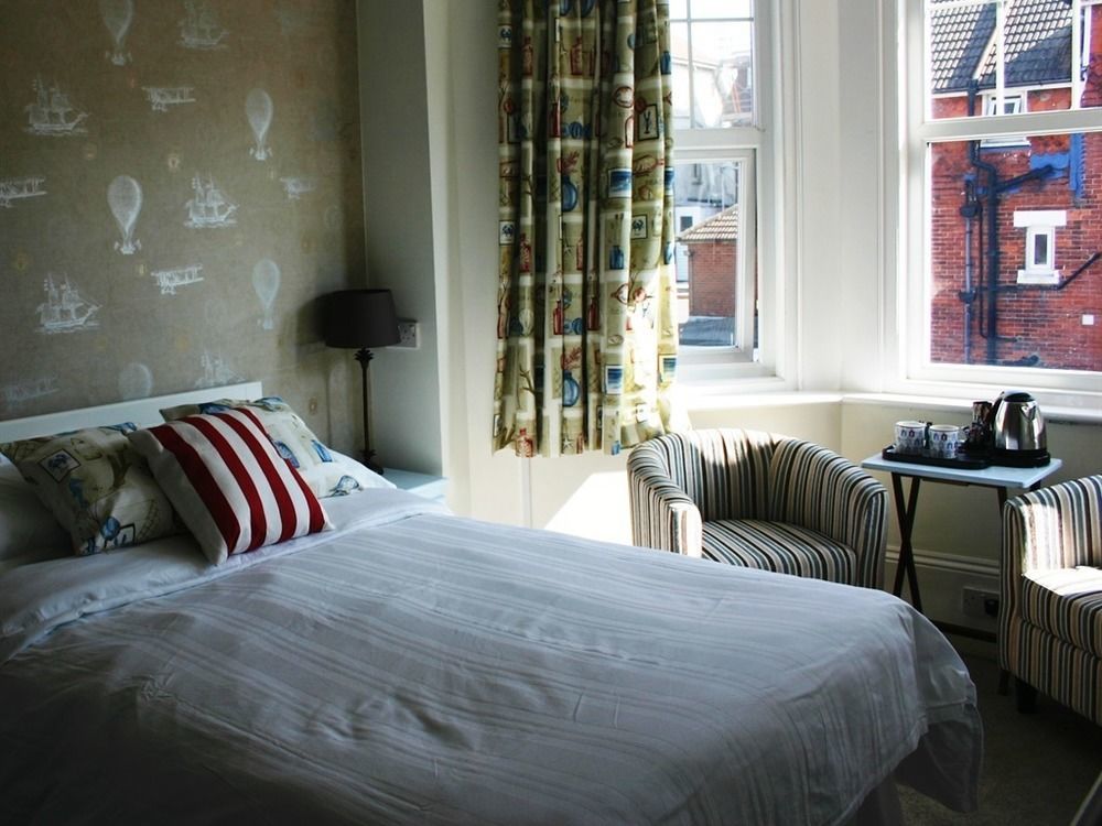 Cambridge House Guest House Eastbourne Exterior foto